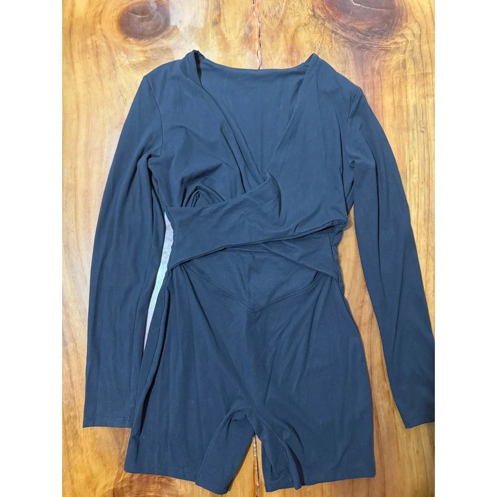 Buffbunny Collection Onyx bodysuit Romper XL Long Sleeve Shorts Athletic X4-9
